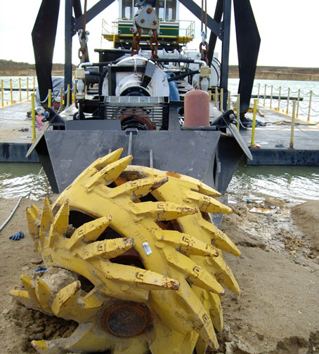 Kent Sand & Gravel Dredger - Offshore Application of Non-Welded Piping